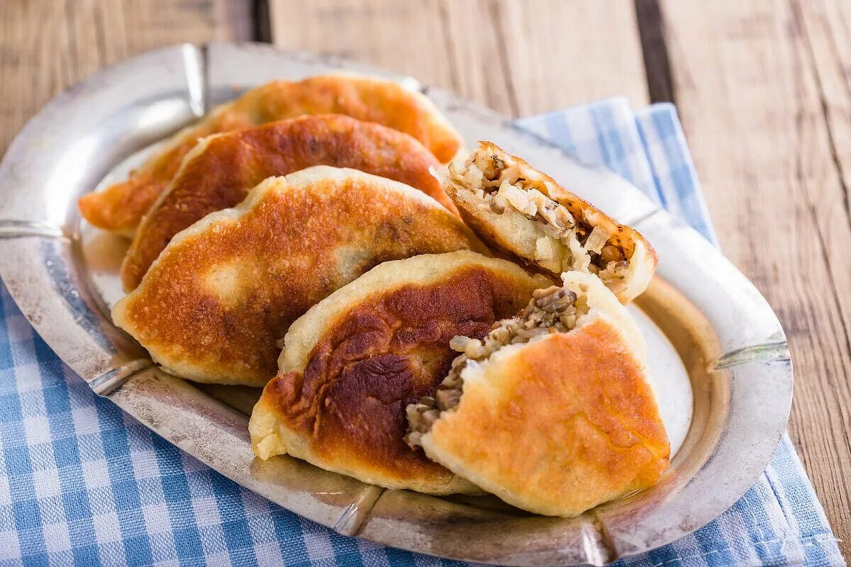 Пирожки с мясом фото Сочные жареные пирожки на сковороде - блюдо на любой случай Изнанка - новостной 