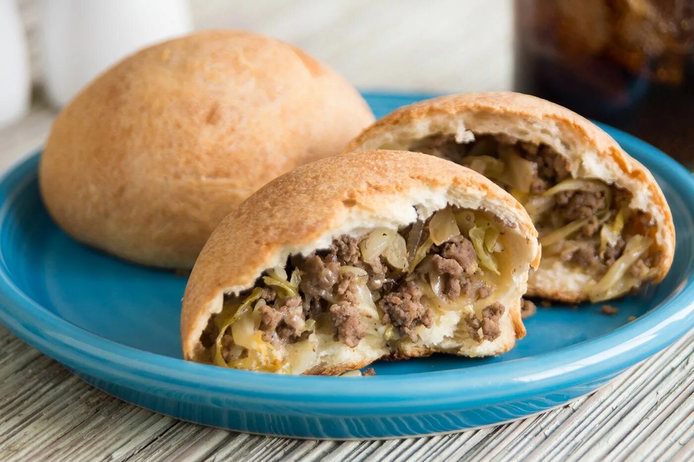 Пирожки с мясом рецепты с фото Runzas (Bierocks) - Rhodes Bake-N-Serv Fill these rolls with this cabbage, groun