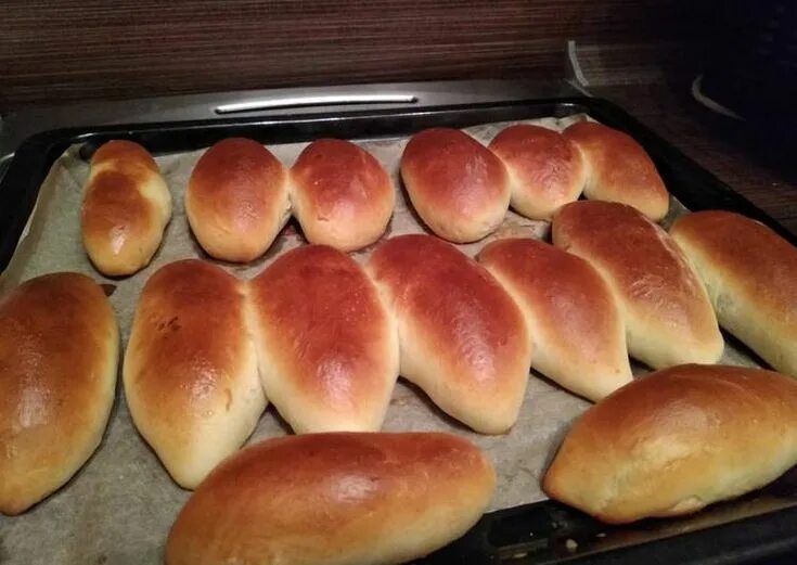 Пирожки с мясом в духовке фото Пирожки с капустой в духовке Рецепт в 2020 г. Пирожки, Кулинария и Рецепты