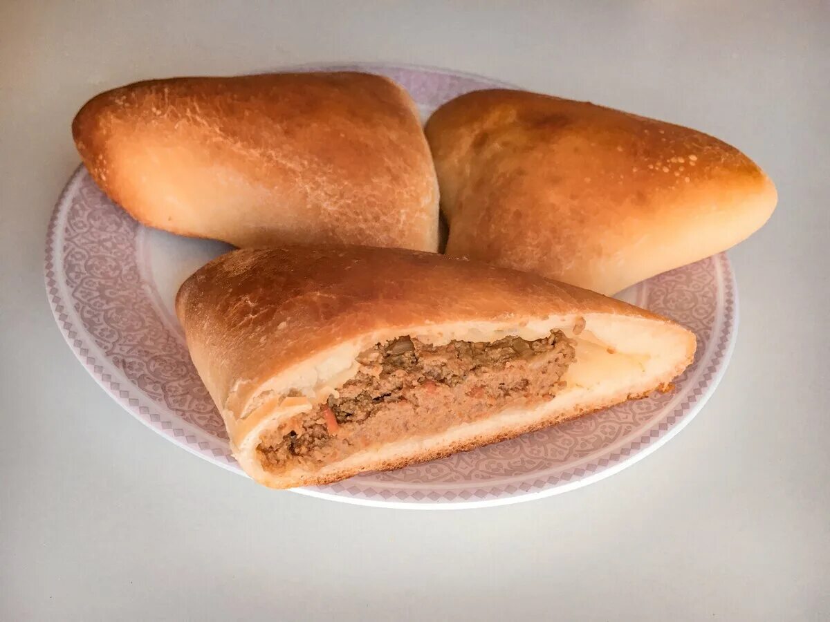 Пирожки с печенью фото Пирожки с печенкой: осторожно - очень вкусно. Сколько можно съесть, не повредив 