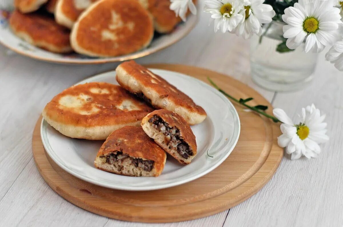 Пирожки с печенью рецепт с фото Пирожки с печенью Рецепты салатов и вкусняшек Дзен
