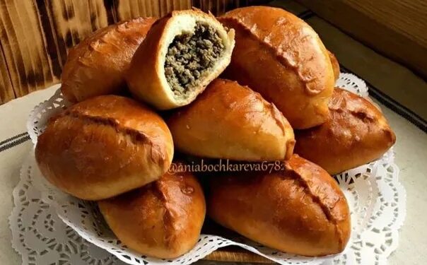 Пирожки с печенью в духовке фото Пирожки с печенкой в духовке Чудесные пирожки с печенкой! Тоненькая румяная коро