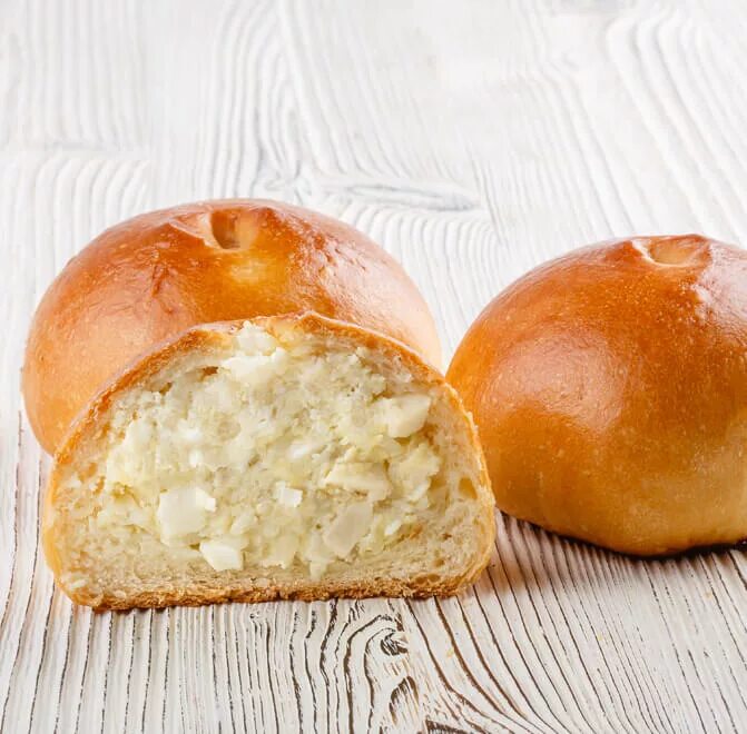 Пирожки с рисом и яйцом фото Пирожок с рисом и яйцом' упак.2 шт*75 гр.: 81.00 р. / за 1 кг Купить еду на выно