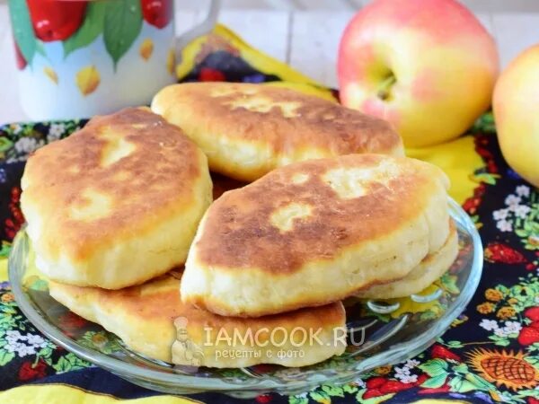 Пирожки с яблоками на сковороде фото Пирожки на кефире с яблоками - рецепты с пошаговыми фото и видео