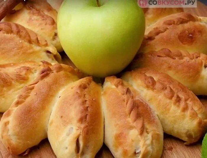 Пирожки с яблоками пошагово фото Отрывной пирог с яблоками - Со Вкусом