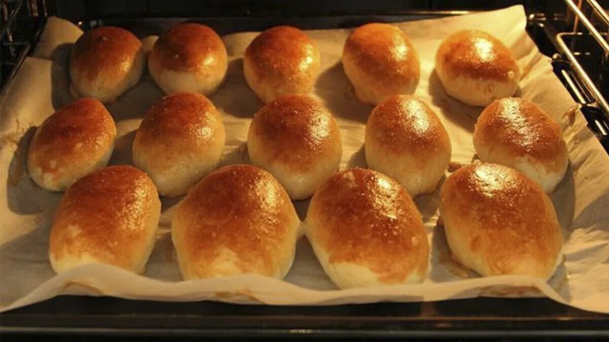 Пирожки в духовке фото пошагово Вкусные пирожки с квашеной капустой и грибами. Просто и вкусный рецепт. Bon appe