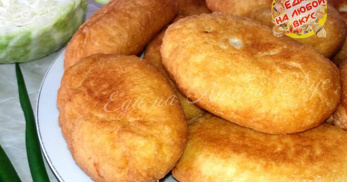 Пирожки жареные на сковороде рецепт с фото Пышные жареные пирожки на кефире + 3 начинки Рецепт Идеи для блюд, Еда и Рецепты