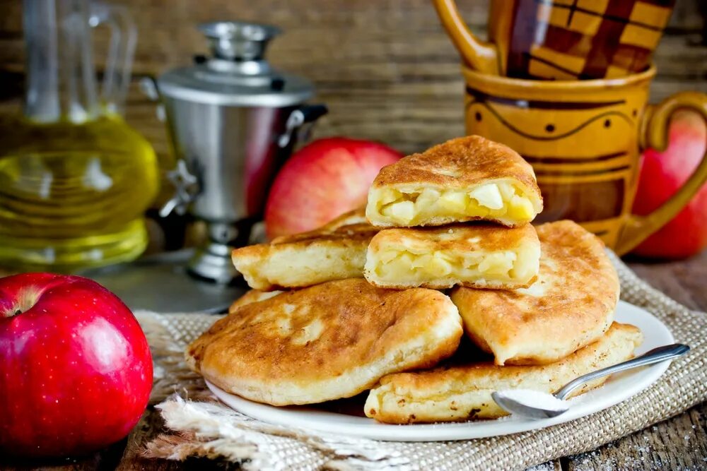 Пирожки жареные с яблоками с фото Жареные пирожки с яблоками - рецепт приготовления