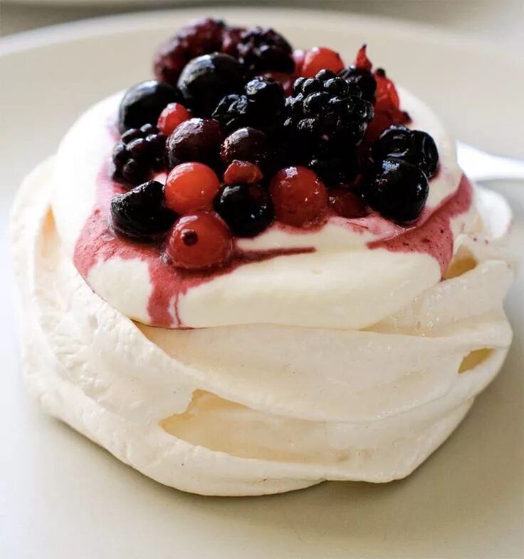 Пирожное анна павлова фото Recette: Pavlova à la façon de maman. Pavlova recipe, Pavlova, Desserts