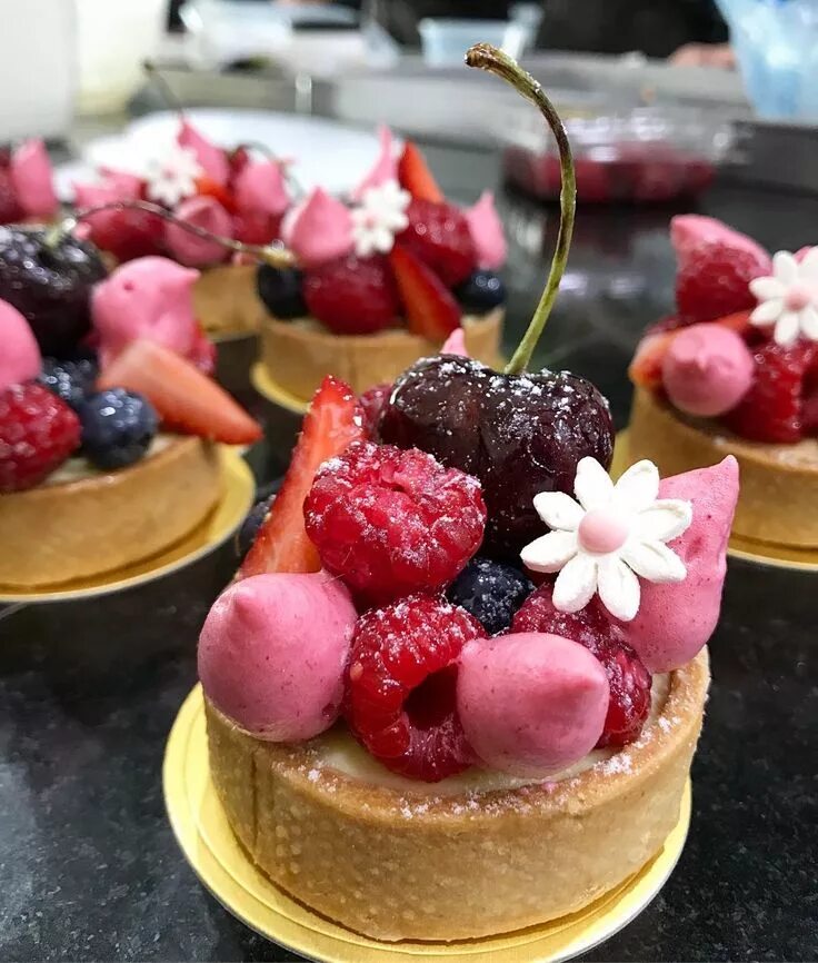 Пирожное французское фото Lemon basil and cherry tart Desserts, French desserts, Catering desserts