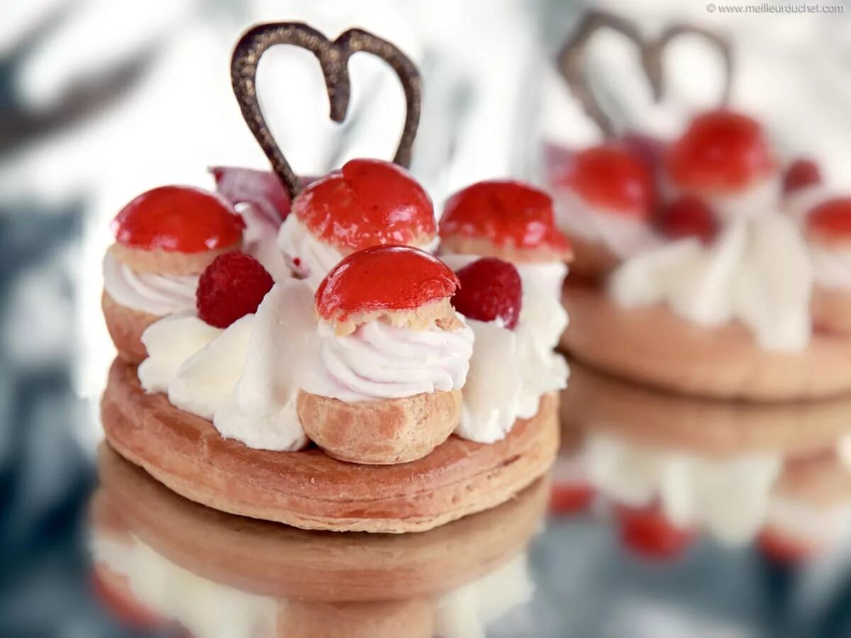 Пирожное французское фото Raspberry Gâteau Saint Honoré - Our recipe with photos - Meilleur du Chef