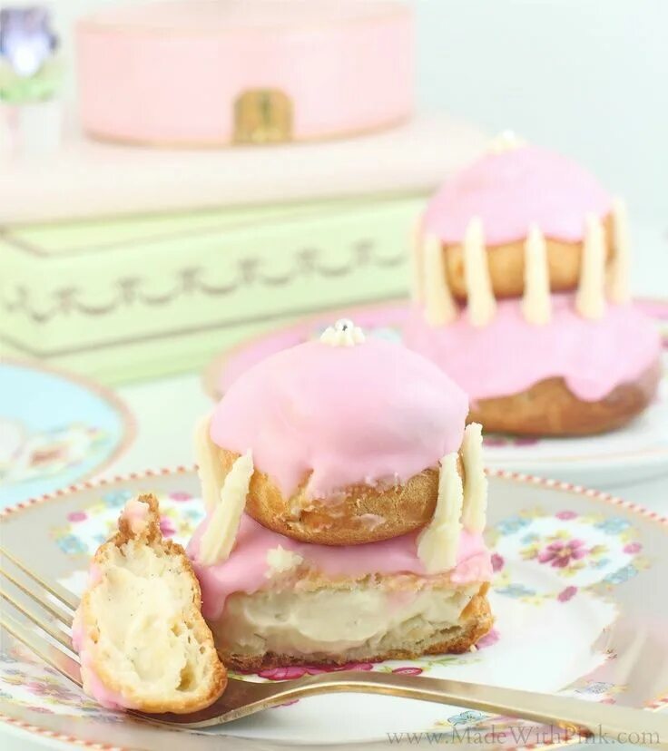 Пирожное французское фото Laduree Religiuese Recipe via Made With Pink French desserts, Desserts, French p