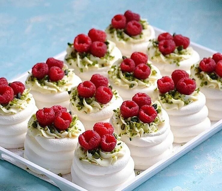 Пирожное павлова рецепт с фото Пирожные Анны Павловой с ягодами: Клубника и голубика Торты, конфеты, пироги ibe