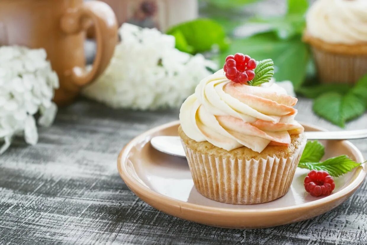 Пирожное с кремом фото Творожные капкейки - простой и вкусный рецепт, как приготовить пошагово