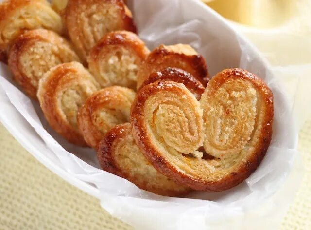 Пирожное ушки рецепт с фото в домашних Citrus palmiers French cookies, Sweet puff pastry, Palmiers recipe