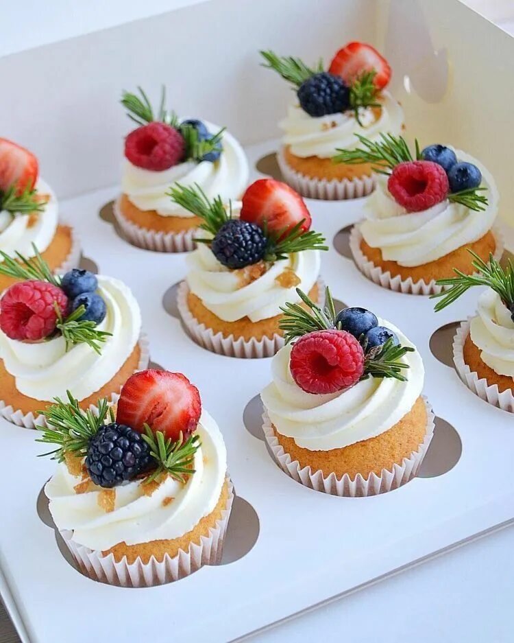Пирожное в домашних условиях фото Champagne Wishes and Caviar Dreams Cupcake recipes, Cake desserts, Baking