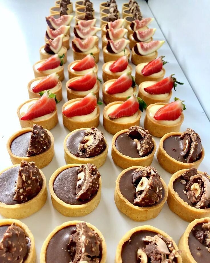 Пирожное в духовке рецепт с фото Array of mini tarts #dessertinc #desserts #tarts #sweetness #foodforthought #foo