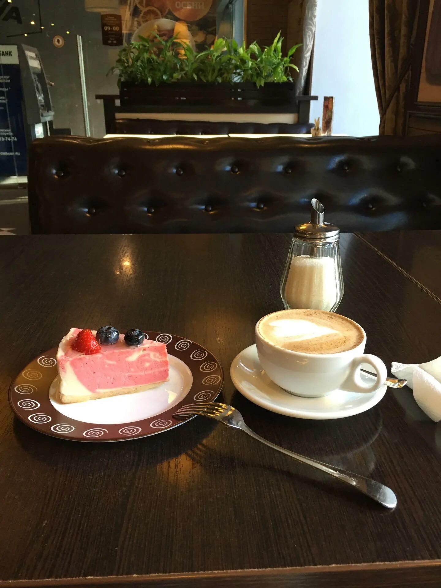 Пирожное в кафе фото Кофейня Шоколадница (Светланская) ☕ - отзывы, телефон, адрес и время работы кофе
