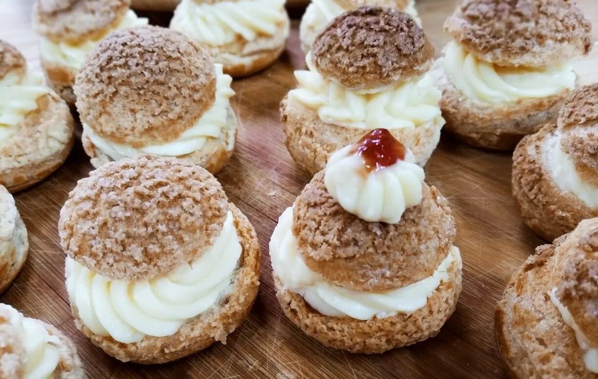 Пирожное заварным кремом фото Кухня "Вкуснятская" - стр. 18