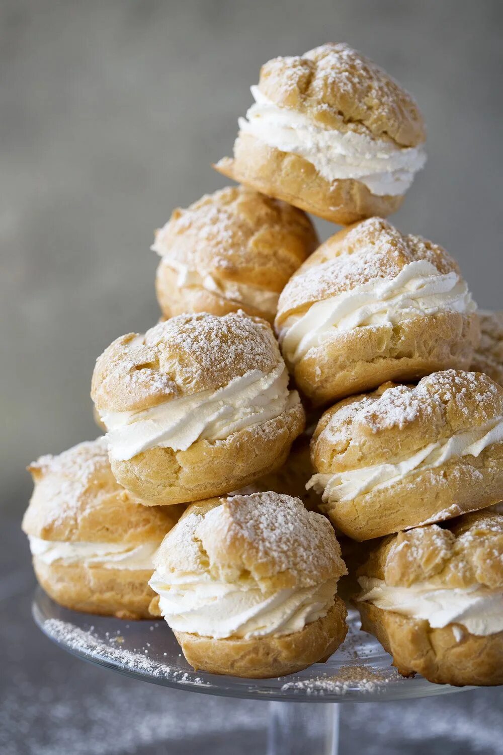 Пирожное заварным кремом фото Cream Puffs Recipe Cream puffs, Cream puff recipe, International desserts