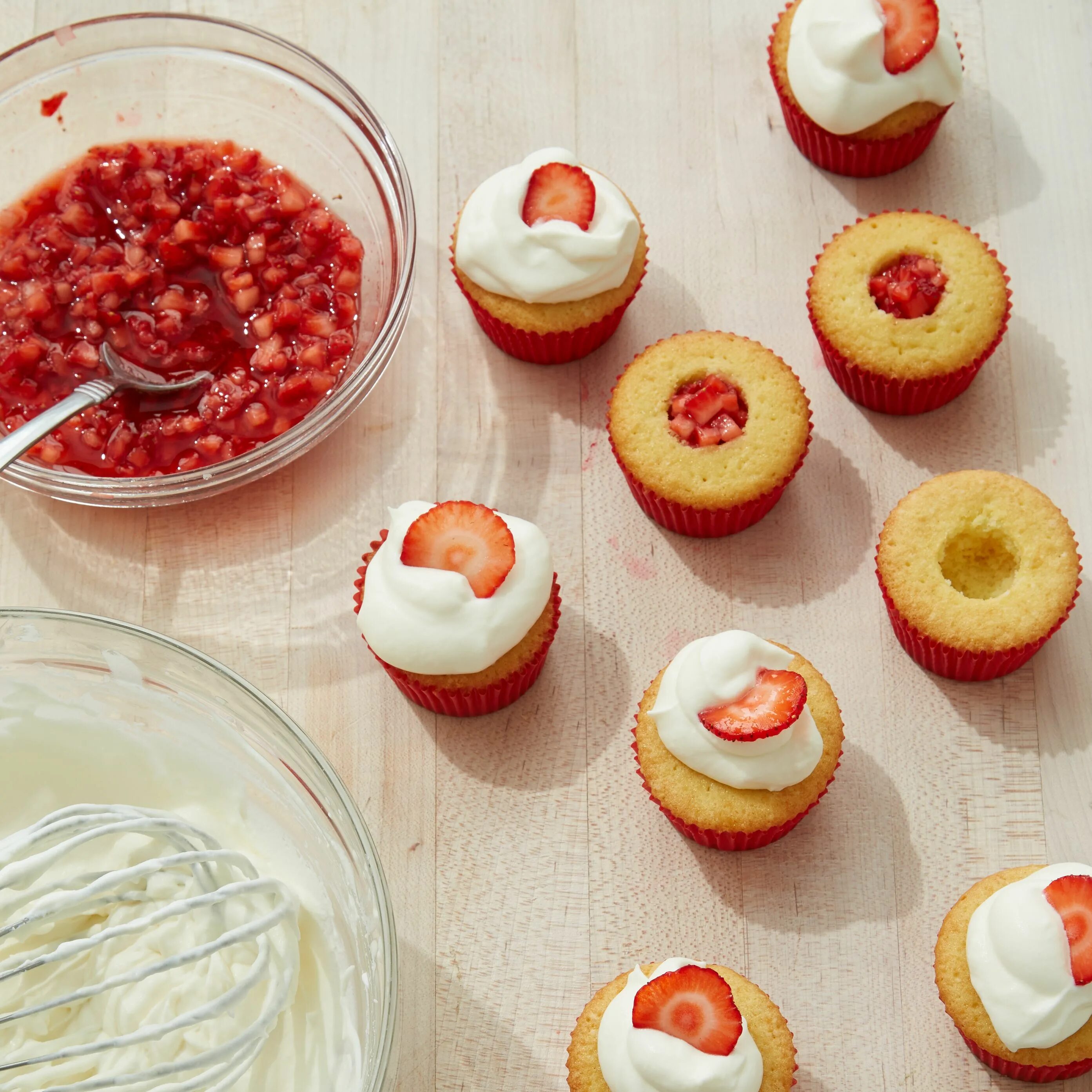 Пирожные приготовленные в домашних условиях фото The Sweetest Summer Cupcake Recipes Summer cupcake recipes, Cupcake recipes, Str