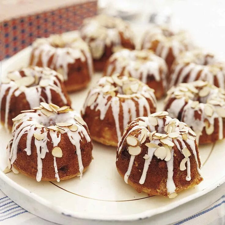 Пирожные рецепты с фото в домашних условиях Mini Almond Bundt Cakes Recipe Recipe Mini bundt cakes, Mini bundt cakes recipes