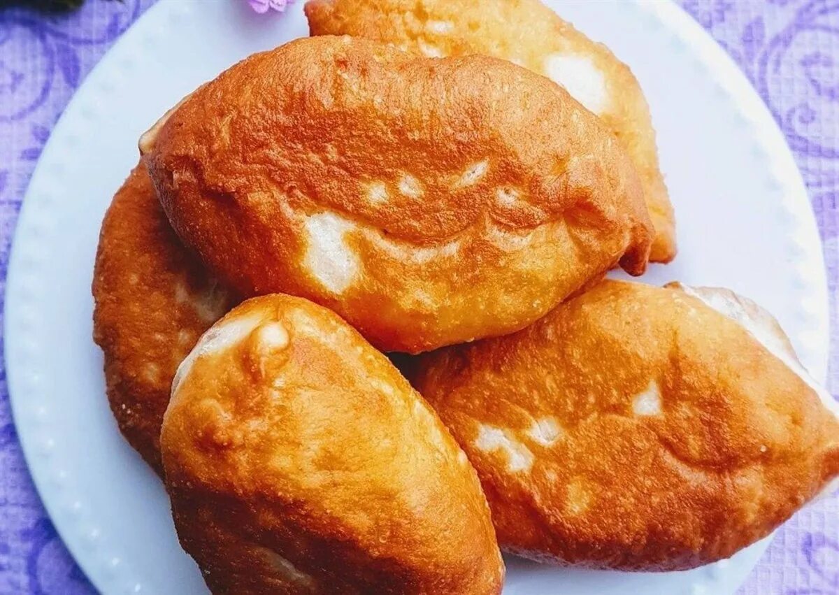 Пирожок с картошкой жареный фото Пирожки с картошкой и печенкой жареные на сковороде CoffMachines.ru