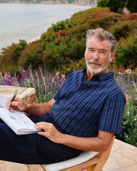 Пирс броснан сегодня фото Pierce Brosnan Is Effortlessly Charming. So Why Would He Want to Be Anyone Else?