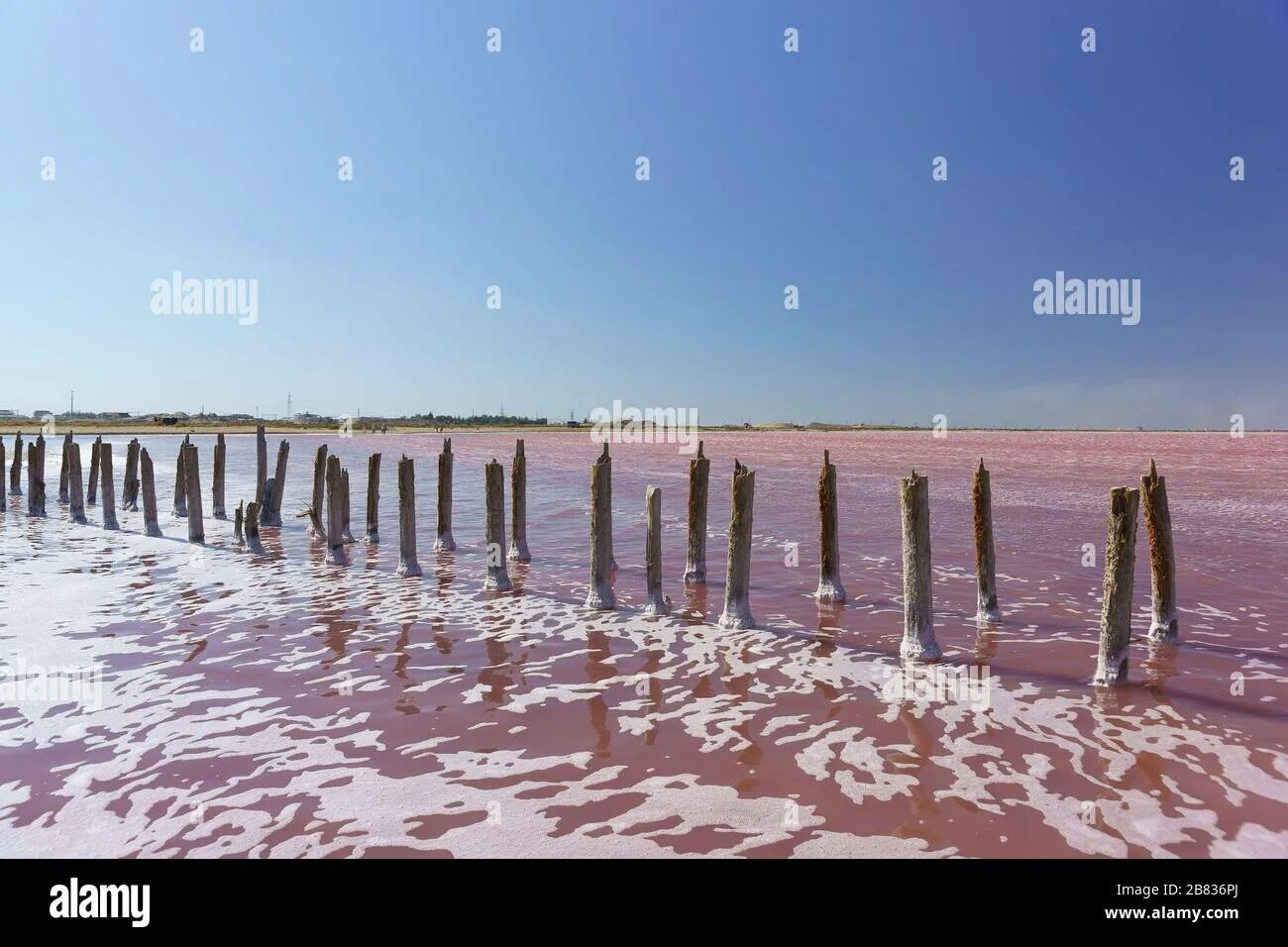 Пирс у озера сасык сиваш фото Salt lake air base hi-res stock photography and images - Alamy
