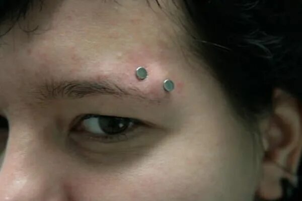 Пирсинг брови фото Ultimate Eyebrow Piercing Guide
