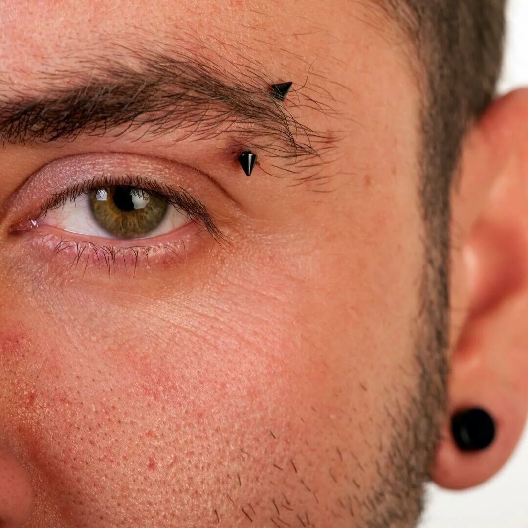 Пирсинг брови фото мужчины How Many Piercings Can I Get At Once? - Dr. Piercing Aftercare