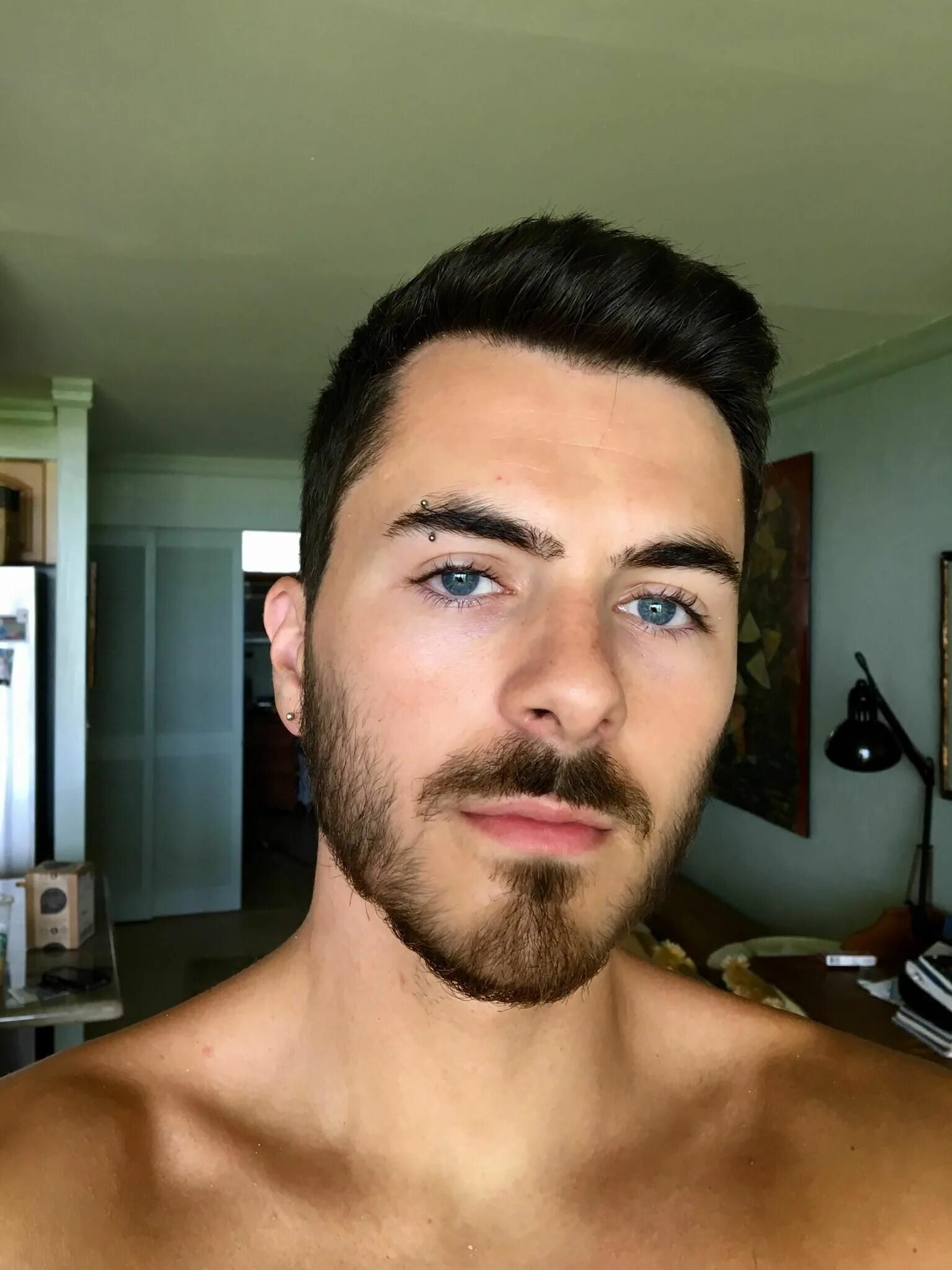 Пирсинг брови фото мужчины Eyebrow piercing Eyebrow piercing men, Eyebrow piercing, Guys eyebrows