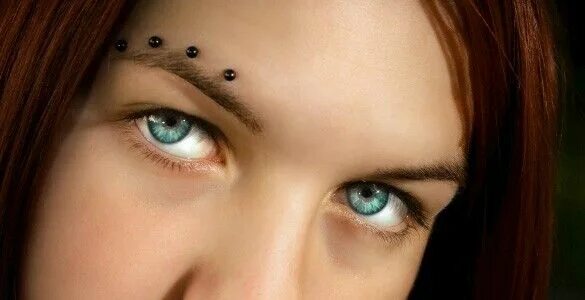 Пирсинг брови женский фото Pin by T on BODMOD Eyebrow piercing, Facial piercings, Eyebrow piercing jewelry