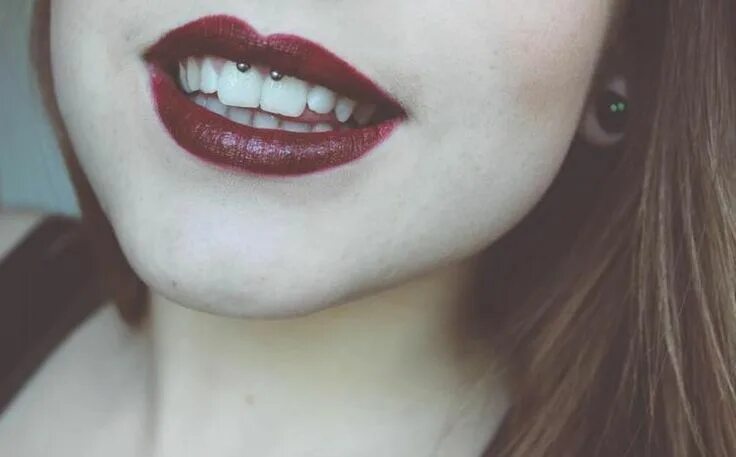Пирсинг под верхней губой фото Épinglé par Stinson Tony sur BodMod Piercing visage, Piercing bouche, Piercing s