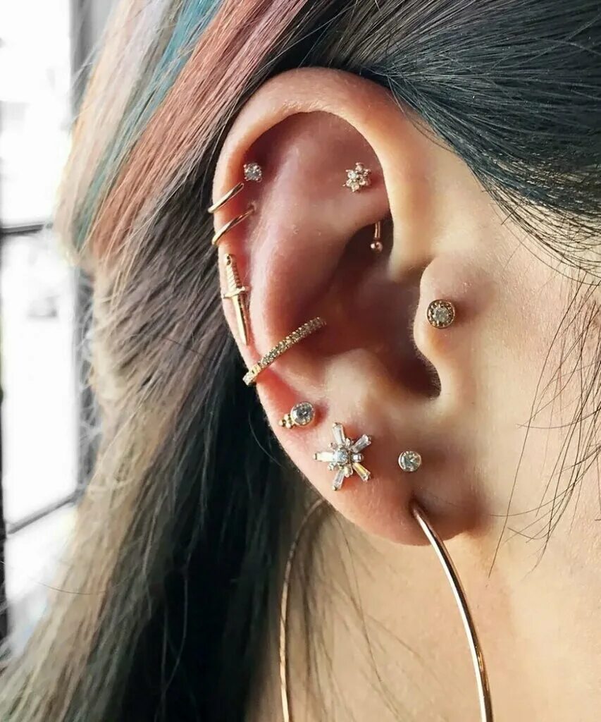 Пирсинг уха фото Panorama: Salon krasoty Bagira, piercing studio, Москва, улица Свободы, 61, корп