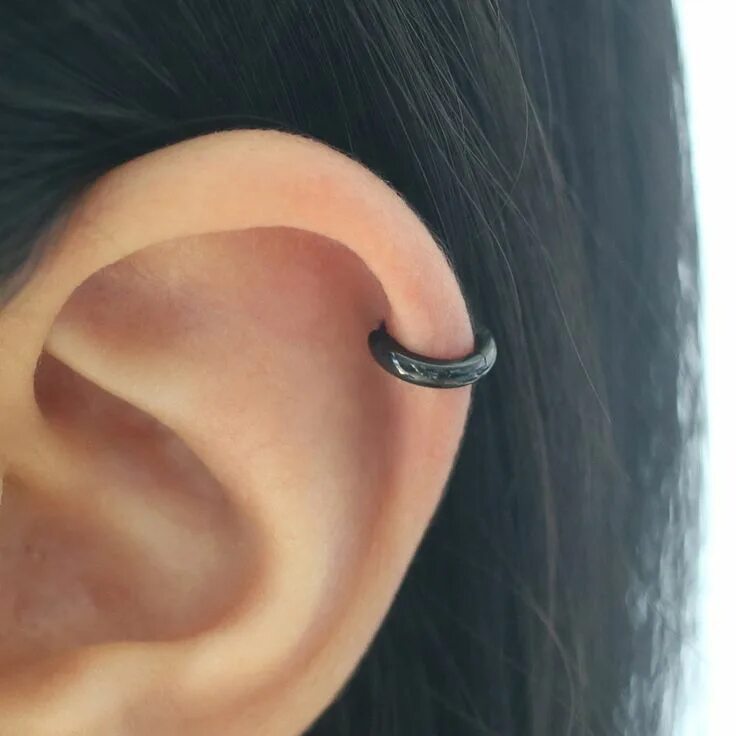 Пирсинг уха хрящ фото Cartilage Huggie Hoop Stainless Steel Small Huggie Hoop - Etsy Guys ear piercing