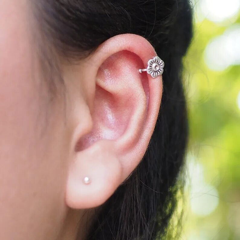 Пирсинг уха хрящ фото Daisy Ear cuff Dainty Flower ear cuff Non Pierced Ear cuff Etsy