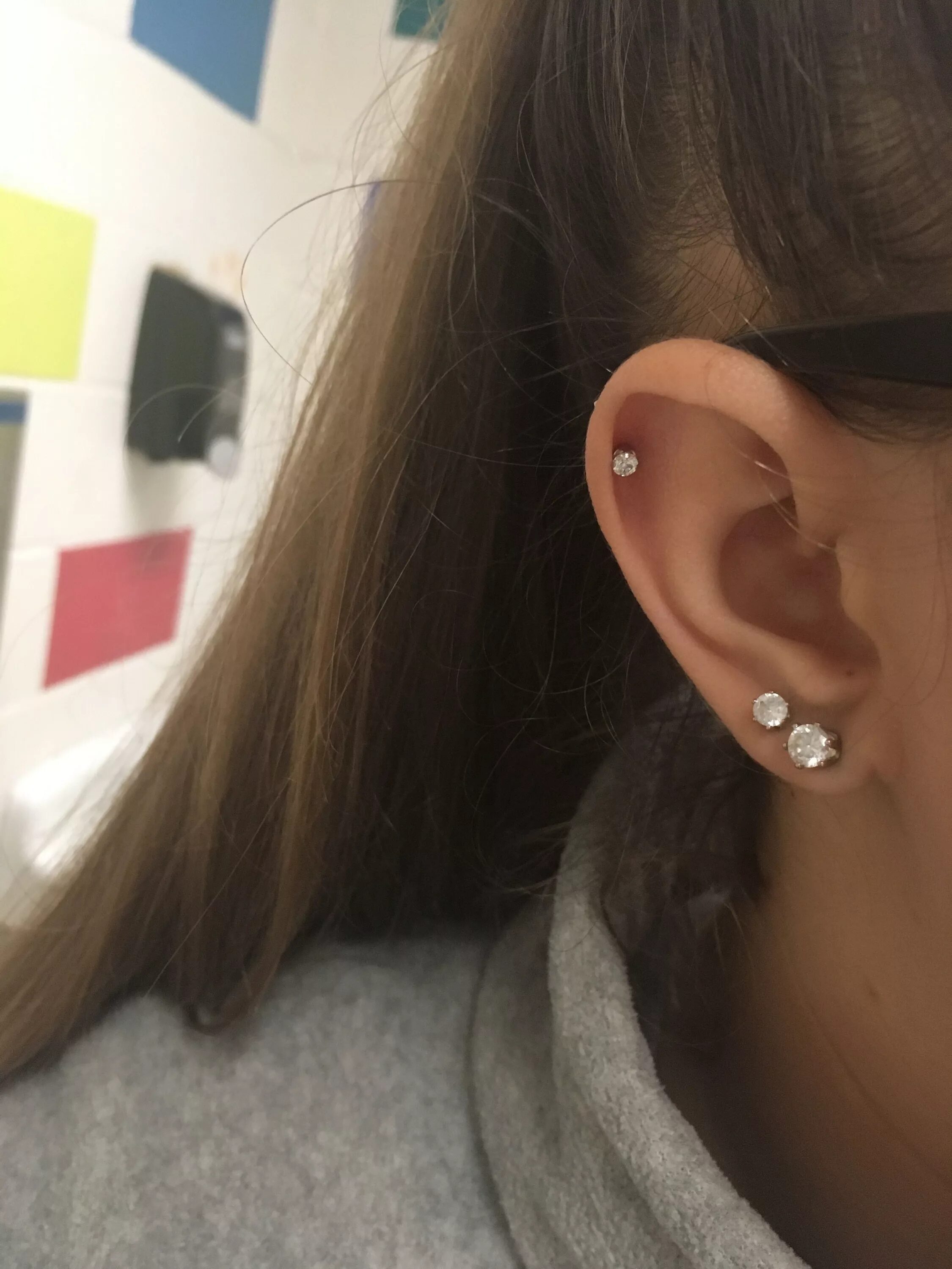 Пирсинг уха хрящ фото In love with my helix piercing!! :)) Earings piercings, Cool ear piercings, Cart