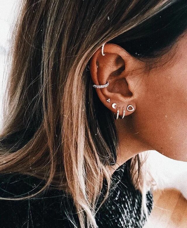 Пирсинг ушей фото девушек красивый ✰ pinterest @jjuliakimm ✰ Earings piercings, Ear jewelry, Cool ear piercings