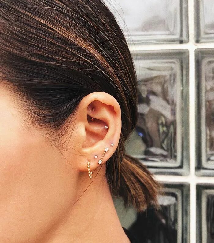 Пирсинг ушей фото девушек красивый 4 Mistakes That Make L.A.'s Most Popular Ear Piercer Cringe Double ear piercings