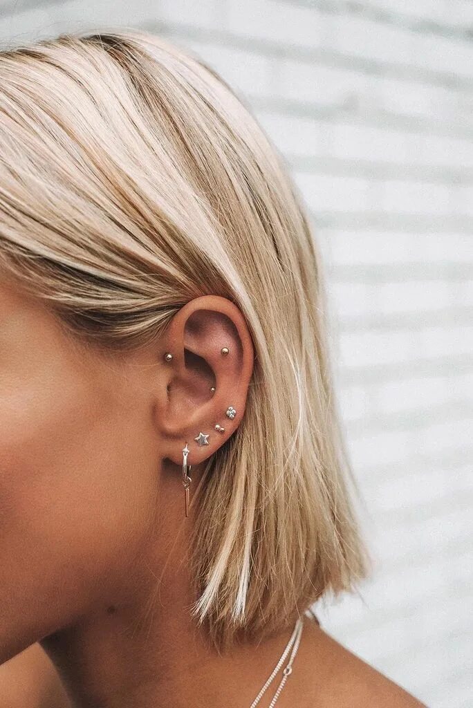 Пирсинг ушей фото женские FOUR DOT STUDS (STERLING SILVER) - Kirstin Ash (United States) Cool ear piercing