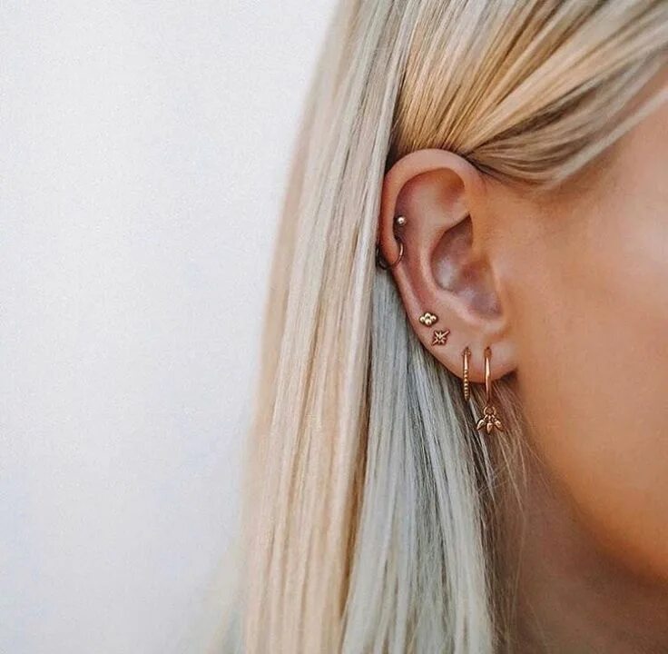 Пирсинг ушей фото женские ριитєяєѕт: mayxxgarcia ♡ - Ohrlocher Multiple piercings earrings, Ear jewelry, P