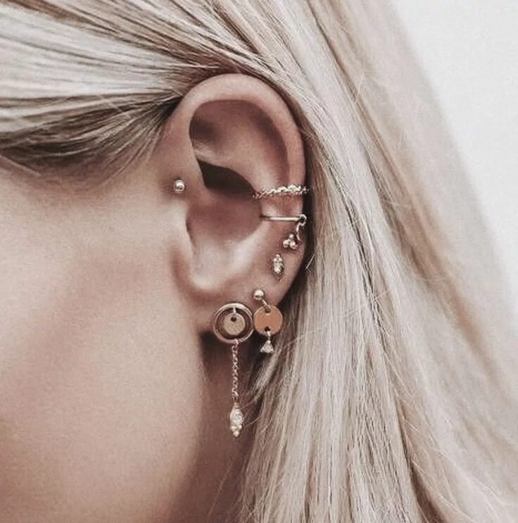 Пирсинг ушей фото женские Ohrring, Ohrringe, Earring, Earrings Earings piercings, Tragus piercing jewelry,