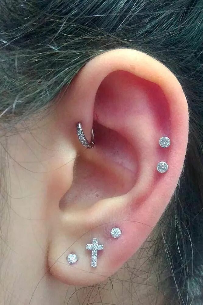 Пирсинг ушей виды и фото 10 Most Popular Types Of Ear Piercings To Consider Types of ear piercings, Ear p