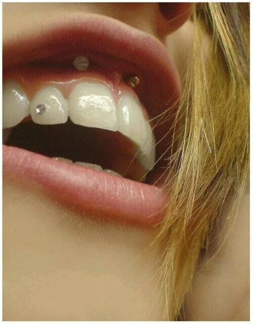 Пирсинг уздечки верхней губы последствия фото Pin by Selena Combs on Yowzers! Smiley piercing, Piercings for girls, Piercings