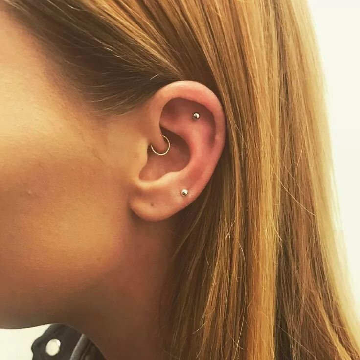 Пирсинг в ушах у девушек фото Pin on Piercings
