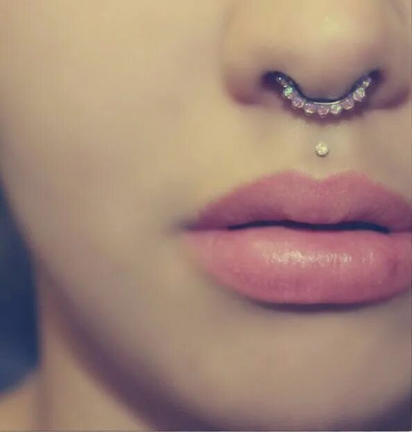 Пирсинг верхней губы фото Waaaaw Medusa piercing, Septum piercing, Piercings