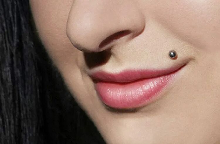 Пирсинг верхней губы фото monroe piercing Piercings for girls, Piercings, Monroe piercings