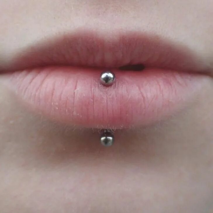 Пирсинг верхней губы фото Vertical labret piercing by Zach , #Labret #Piercing #Vertical #Zach Piercing, T