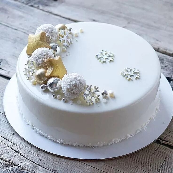Пищевой декор для тортов Beautiful winter cake ❄ ❄ ❄ by @gulnarafedorova . Swipe to watch how to decorate